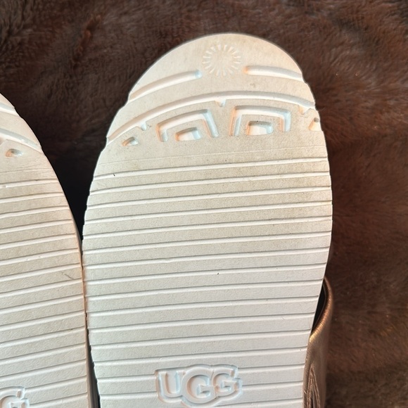 UGG Zane Crossband Gold Metallic Platform Sandal Sz 10 - Picture 13 of 14